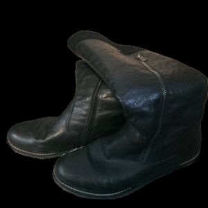 Black Leather Boots with Zipper